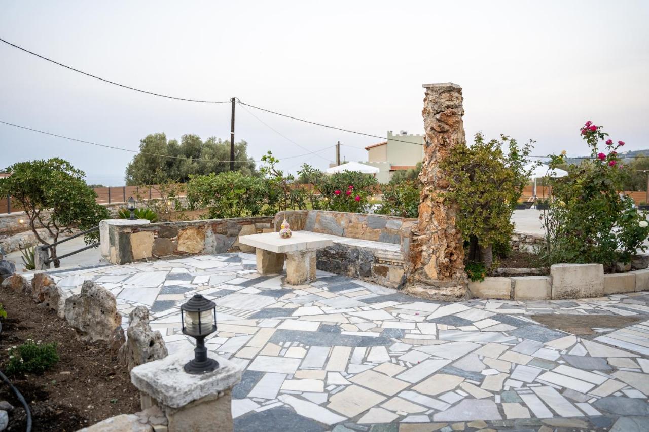 Villa Nontas Ntina With Private Pool & Playground Rethymno (Crete)