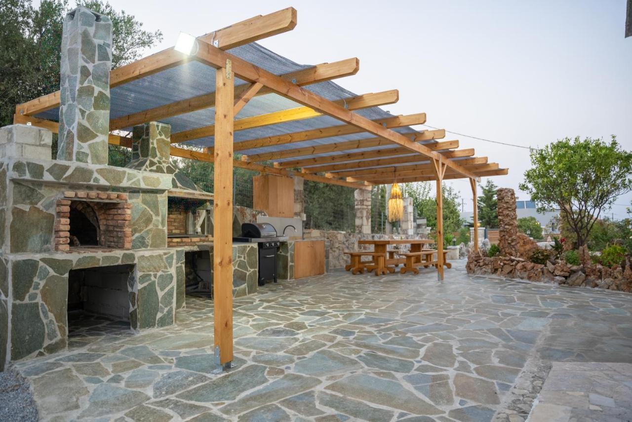 Nontas Ntina With Private Pool & Playground *