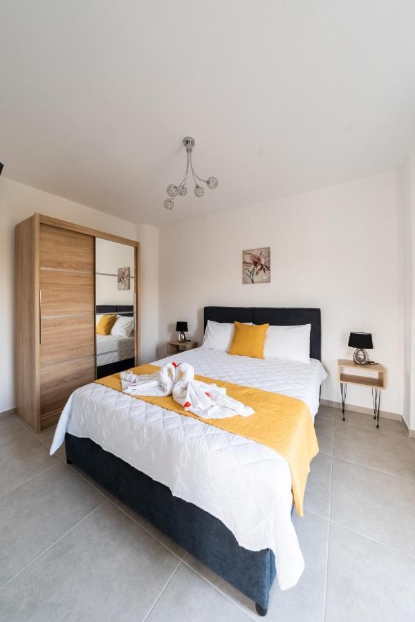 Nontas Ntina With Private Pool & Playground