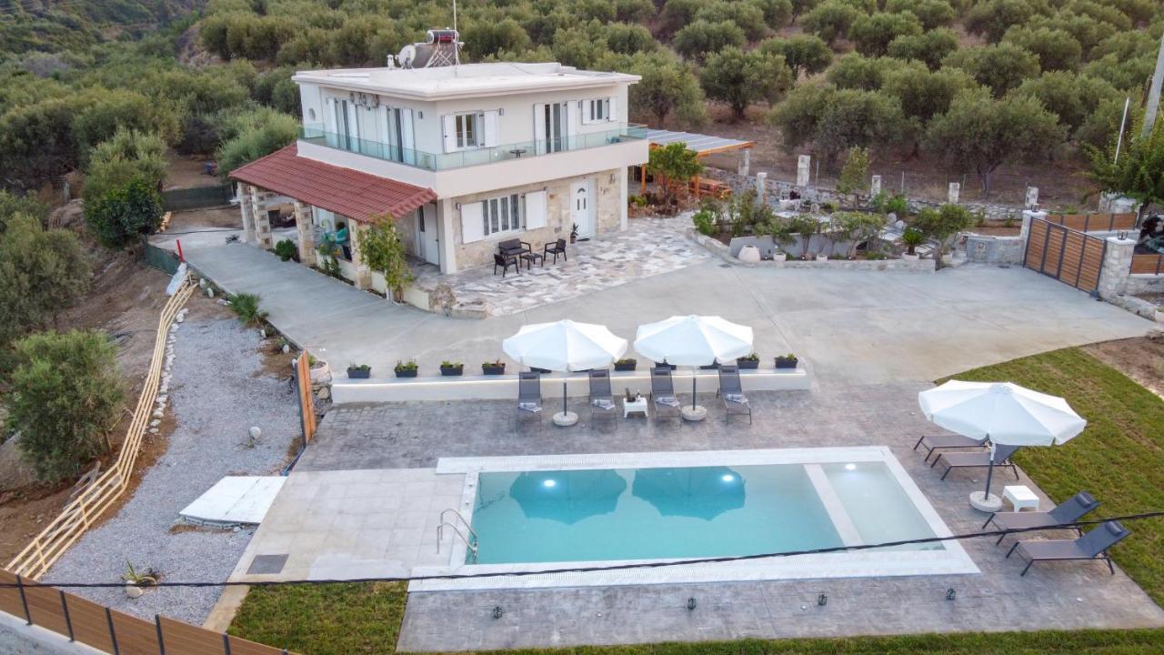 Nontas Ntina With Private Pool & Playground *